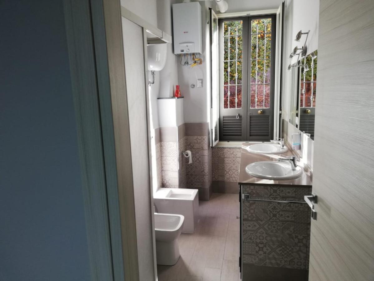 Camera Matrimoniale con Bagno in Comune